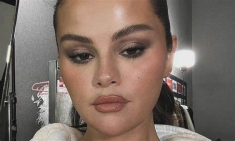 selena gomez nose|Selena Gomez Shuts Down Plastic Surgery Rumors。